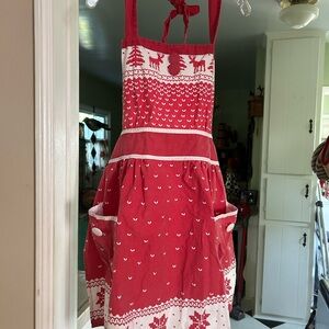 Jessie Steele Red and White Festive Apron